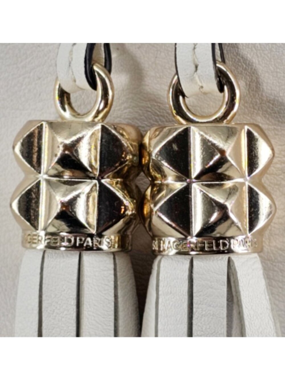 KARL LAGERFELD PARIS White Smooth Leather Hobo Shoulder Bag with Tassel Closure - Picture 3 of 15